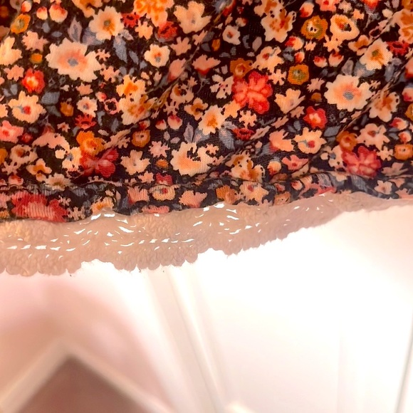 Rewind Floral Print Short-Sleeve Tee - Picture 3 of 5